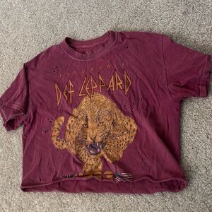 Distressed Def Leppard graphic tshirt